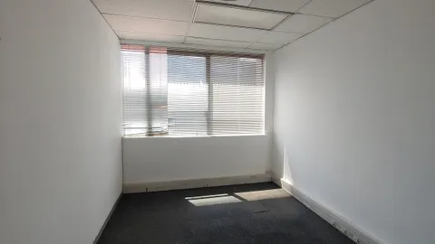 Commercial-Office-Space-To-Let and-For-Sale-in-Wynberg (10)